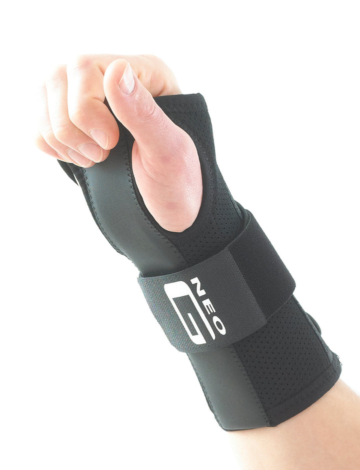 thumbnail image 2 of Wrist Brace Right Hand 2 Pcs Wrist Support Brace, Adjustable Wrist Brace Strap For Fitness, Weightlifting, Tendonitis, Carpal Tunnel Arthritis, Joint Pain Relief, Wrist Tendonitis (Black Muñequeras Para Dolor De Manos 2 of 10